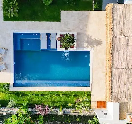 Citrus Stone House *