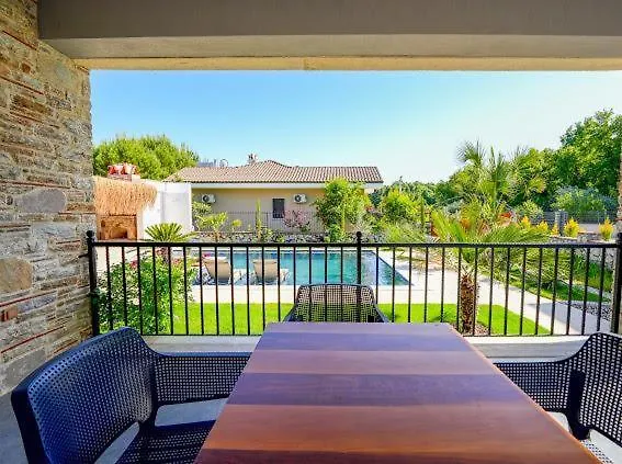 Citrus Stone House Villa *